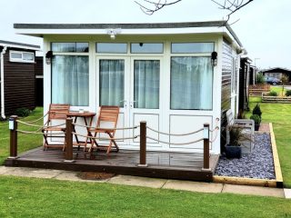 holidaychaletswithernsea.seesite.biz_--_202005160