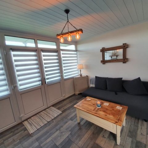 holidaychaletswithernsea.seesite.biz_--_609589152