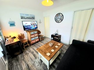 holidaychaletswithernsea.seesite.biz_--_613883463