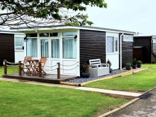 holidaychaletswithernsea.seesite.biz_--_869835784