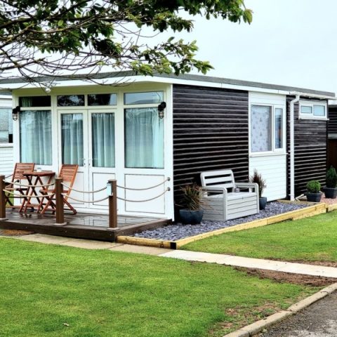 holidaychaletswithernsea.seesite.biz_--_869835784