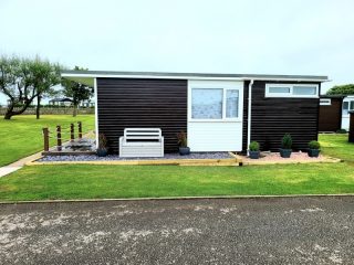 holidaychaletswithernsea.seesite.biz_--_890599556